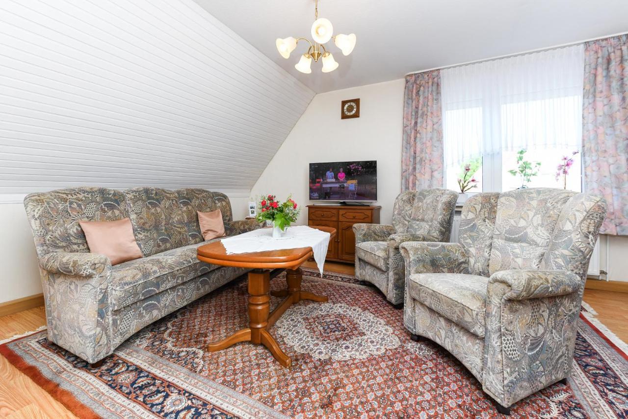 Ferienwohnung Im Haus Weinstock Esens Exterior photo